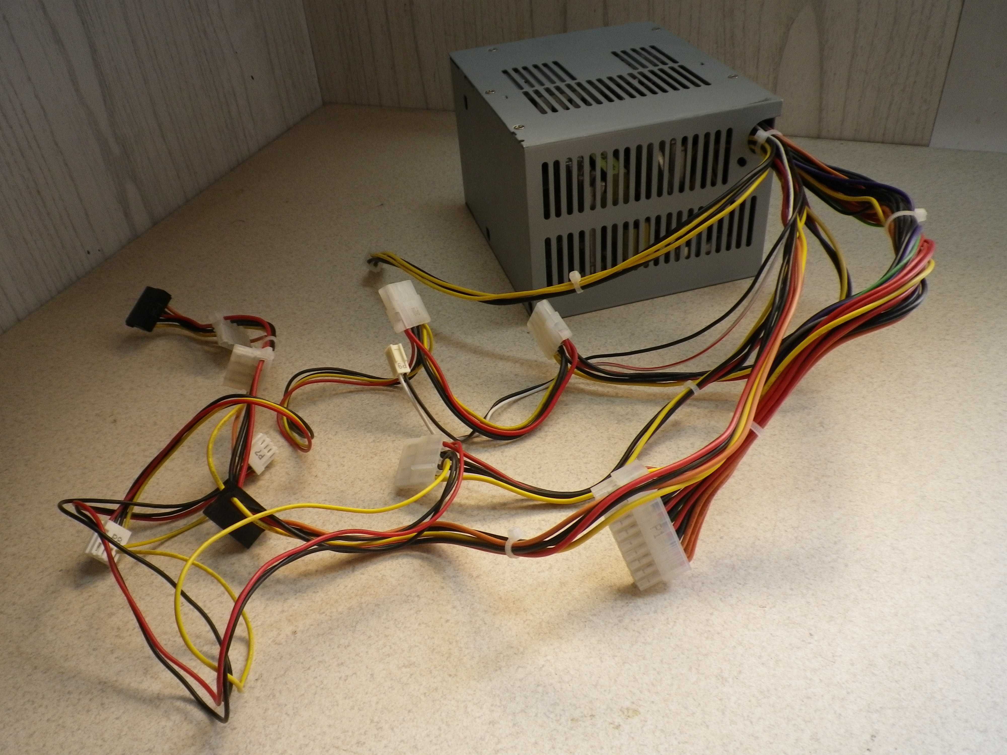 Захранване за компютър Compaq 450W