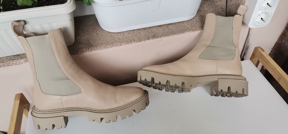 Дамски ботуши Zara 38н.Естествена кожа