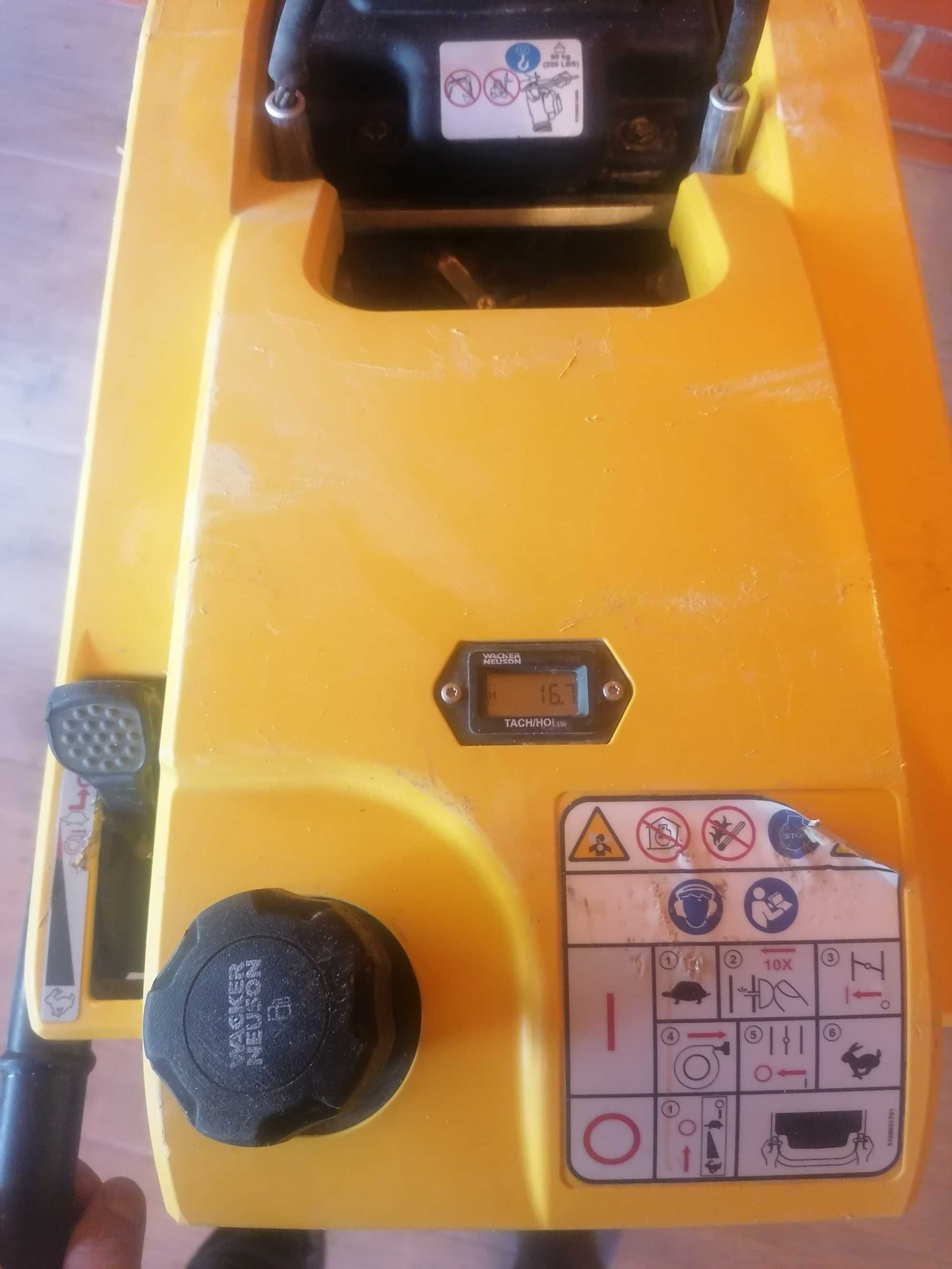 Mai compactor Bomag și waker neuson