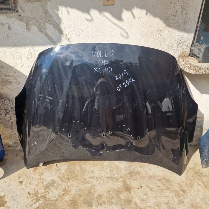 Volvo V40 2019 от 2012 преден капак