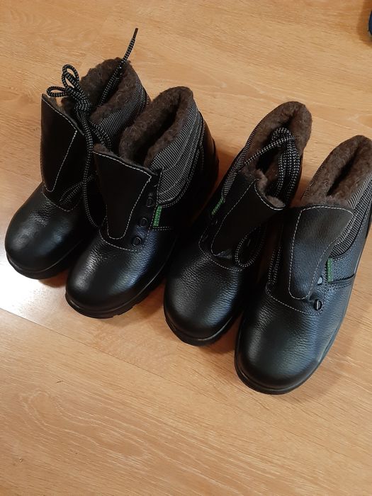 Продам ботинки рабочие 40 р,
