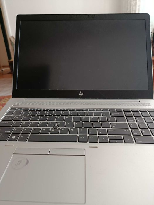 Laptop HP puțin folosit, cu acte