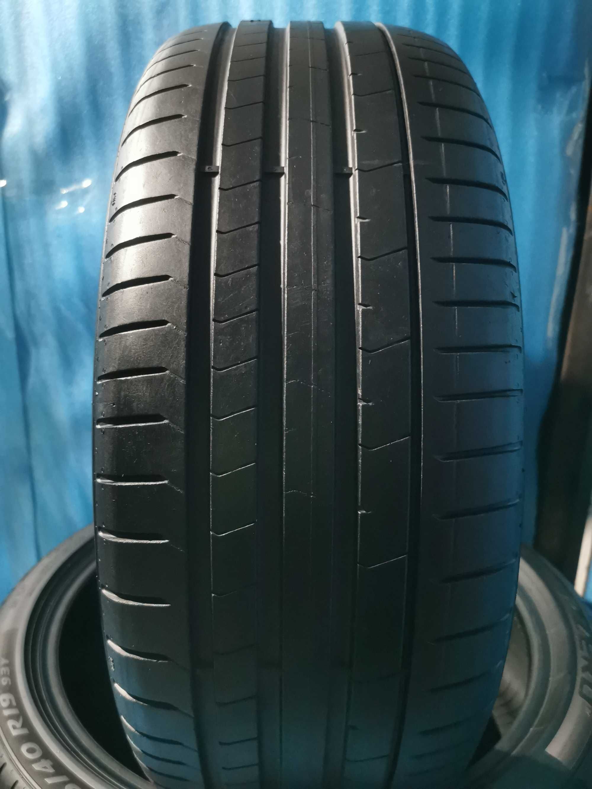 225 40 19 - 255 35 19 pirelli runflat 4 buc