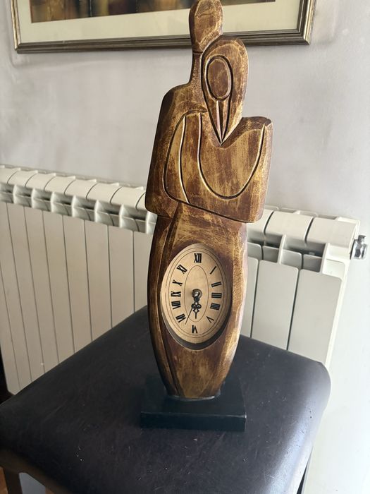 Настолен часовник