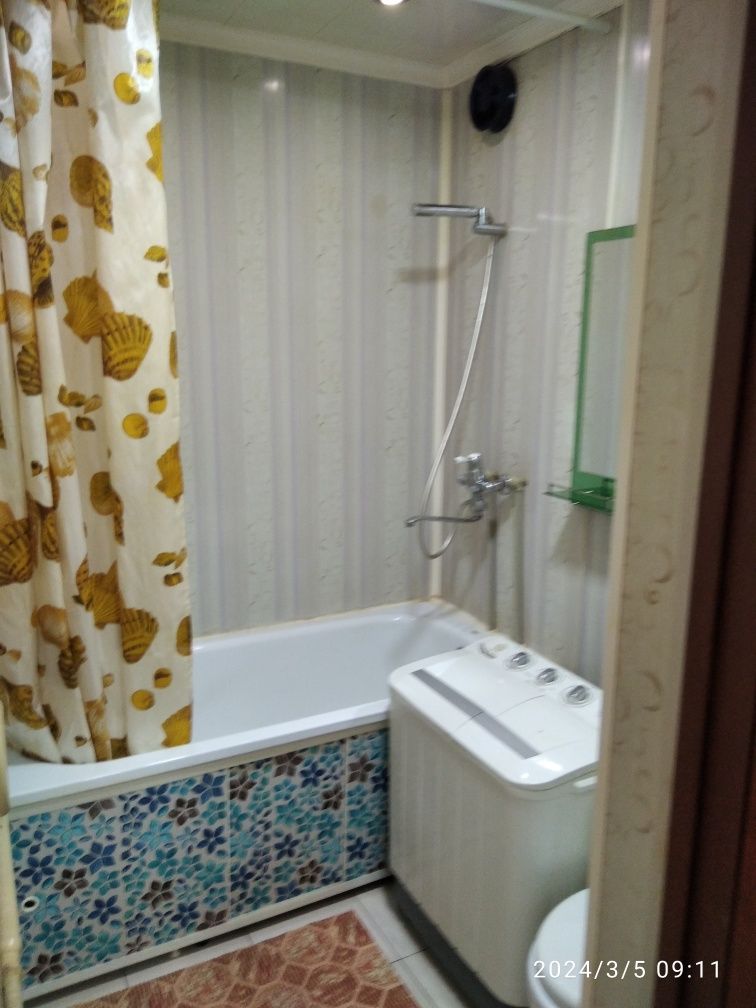 Продам 1 комнатную квартиру.в 1 мкр.4 этаж. Не угловая, теплая.О