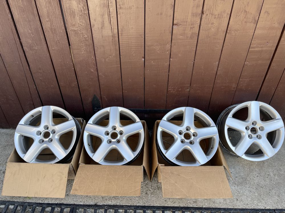 Vând jante originale Volkswagen R17, 5x112