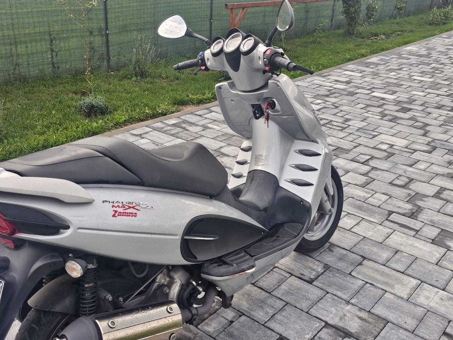 Vând malaguti 250cc  sau schimb bicicleta electrica/tractoras gazon