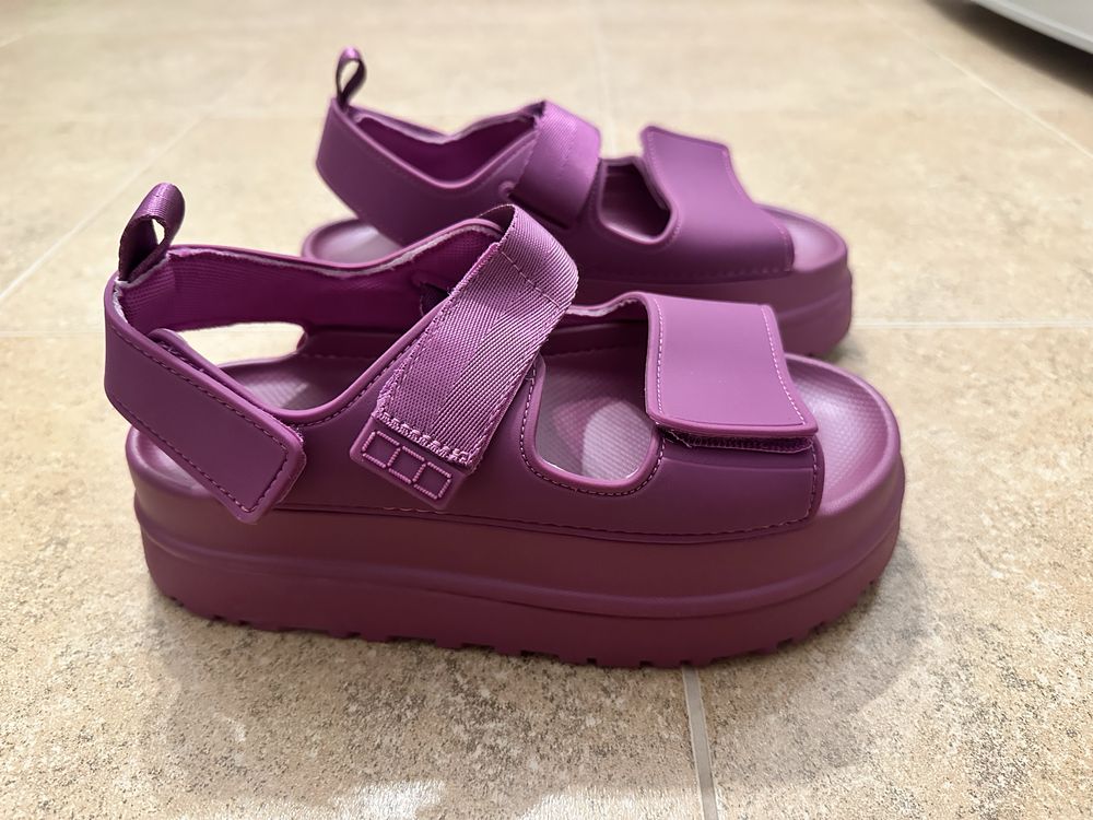 Сандали по модел UGG в лилав цвят