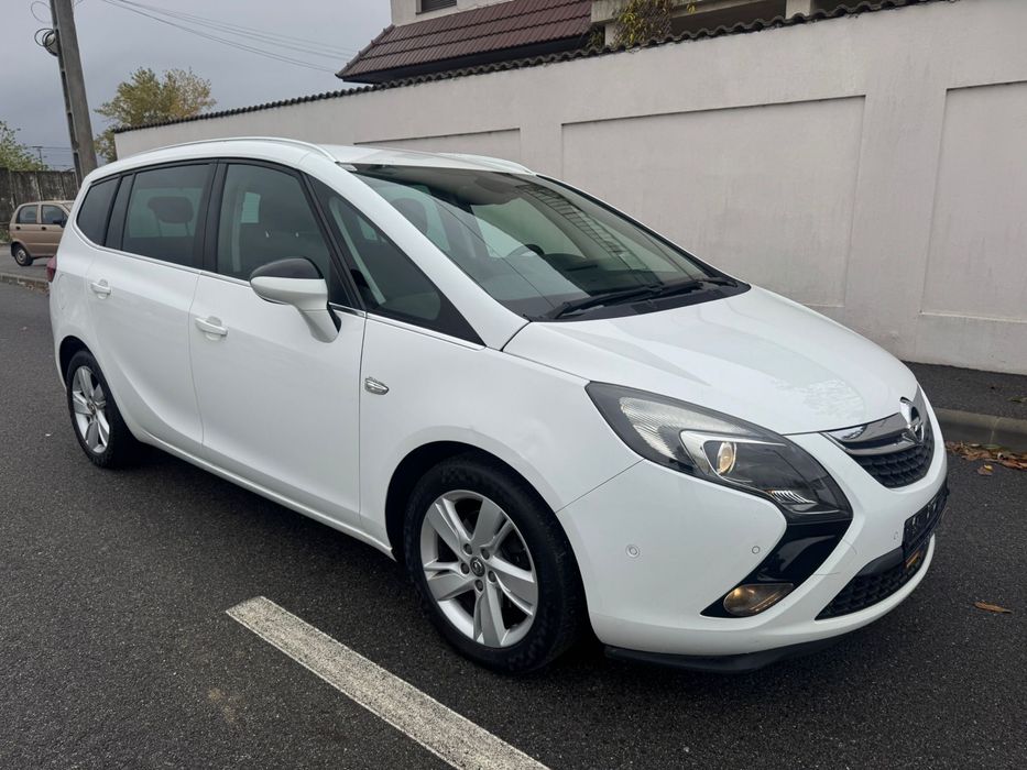 Opel Zafira 1.6 Diesel *2016* Euro 6 / Navi / Volan Incalzit /165.000