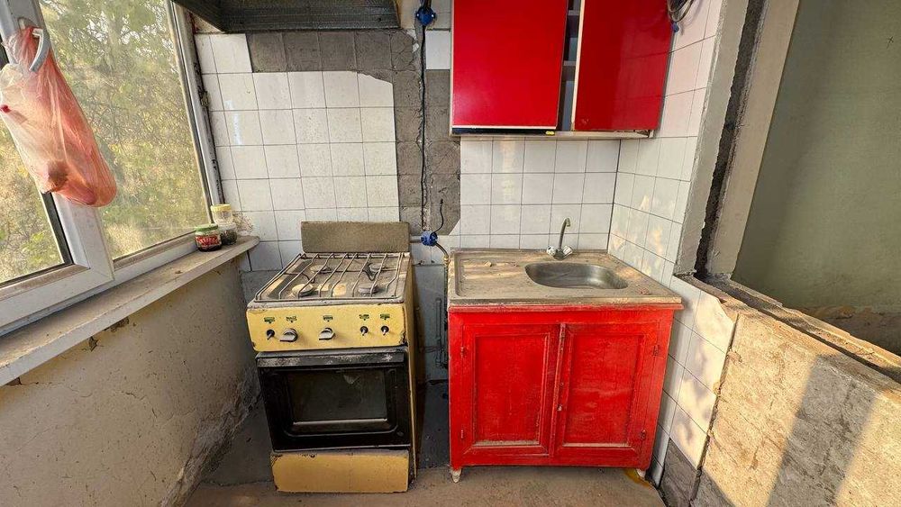 Заканал Хайвонот боғи 2 қаватда 2 хонали квартира сотилади.ID: 1508