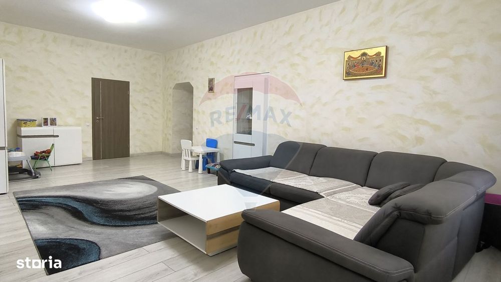 Casă unică, spațioasă, în zona centrală a orașului Dumbrăveni