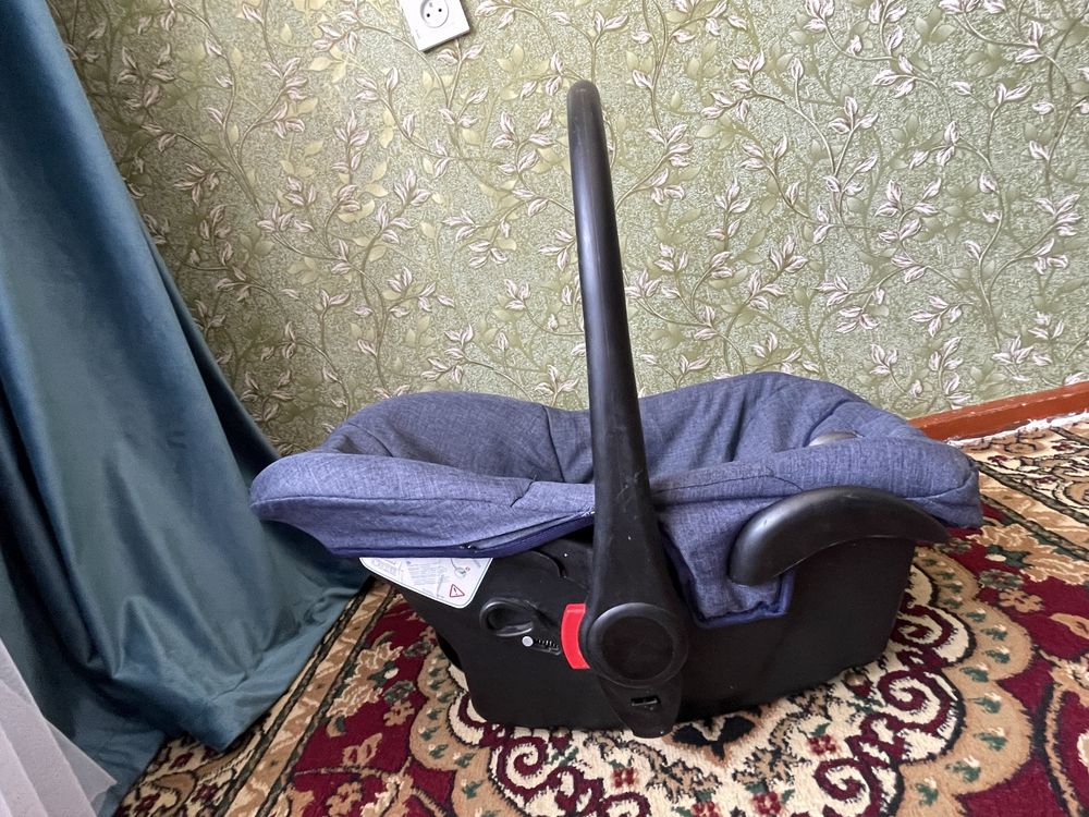 Продам коляску Адамекс 3в1.