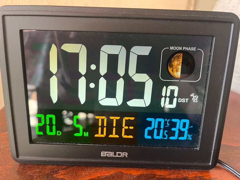 Дигитален радио сверяем часовник.Метеорологична станция