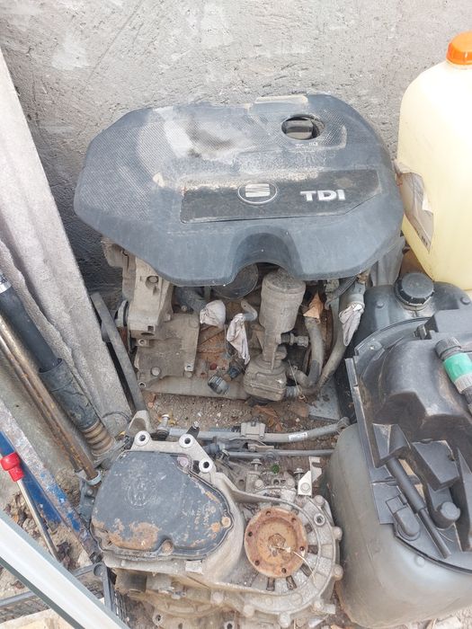 De vânzare motor + cutie și alte piese