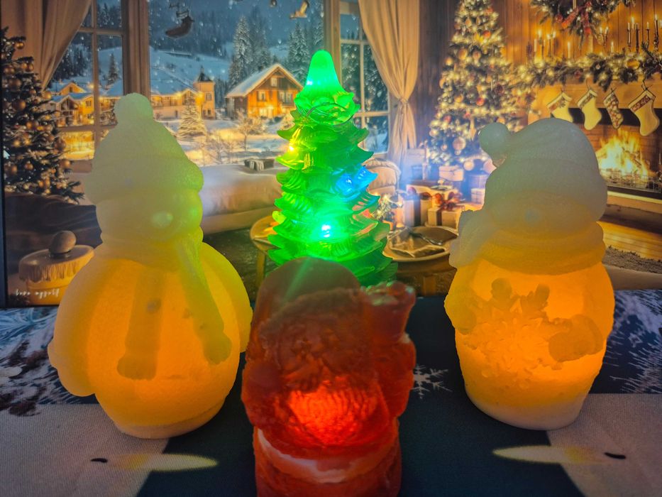 Коледни светещи декорации от глицеринов сапун – уникален сет