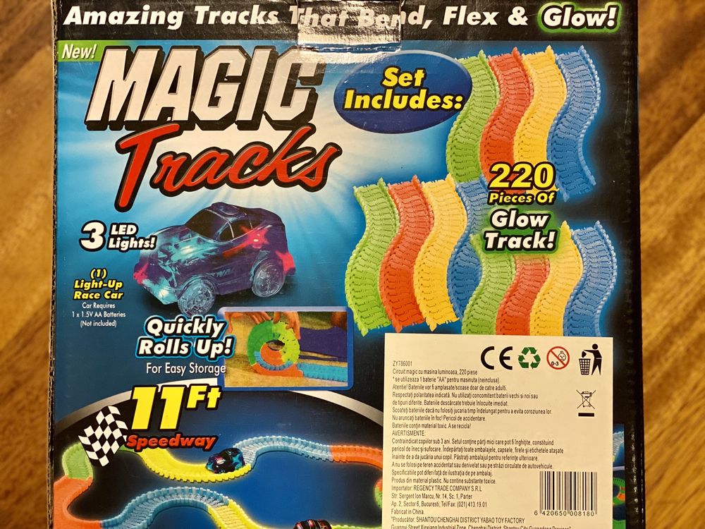 Pista 220 piese (3m) Magic Tracks, fosforescente, multicolore