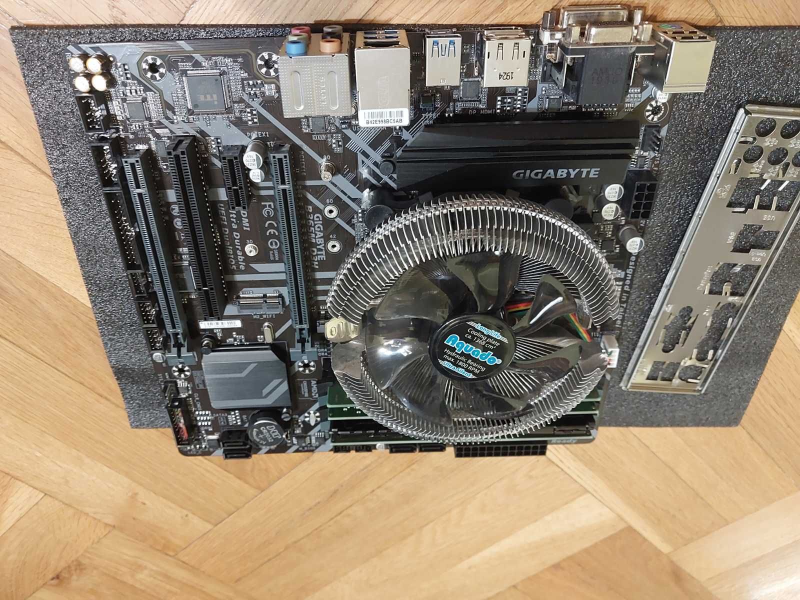 Intel I5 9500 + Gigabyte B365M D3H + 20GB DDR4 2666Mhz