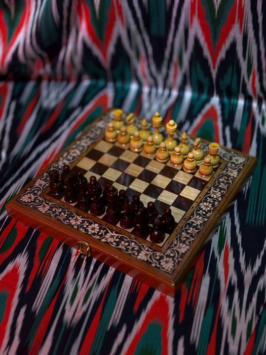 Шахматы резные ручная работа национальный сувенир