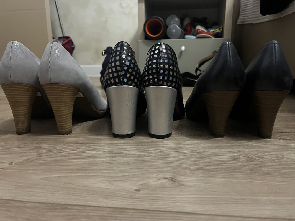 Pantofi cu toc patrat