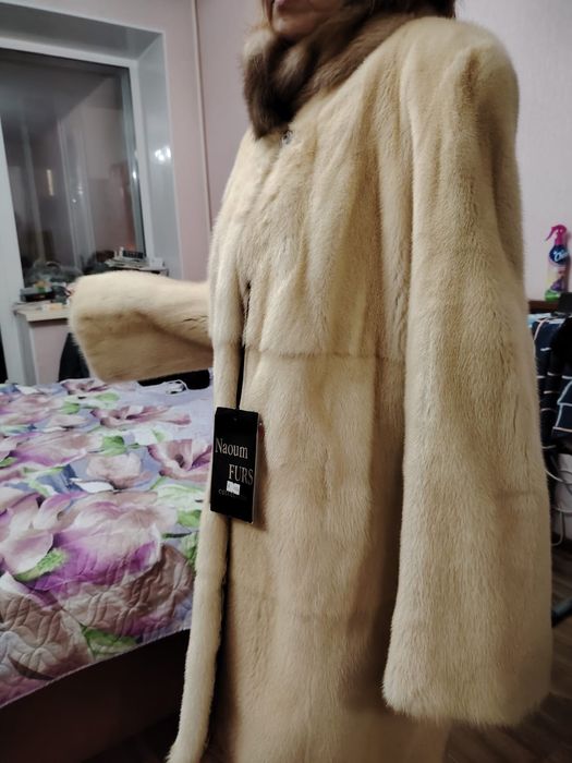 Шуба норковая, воротник соболь, женская