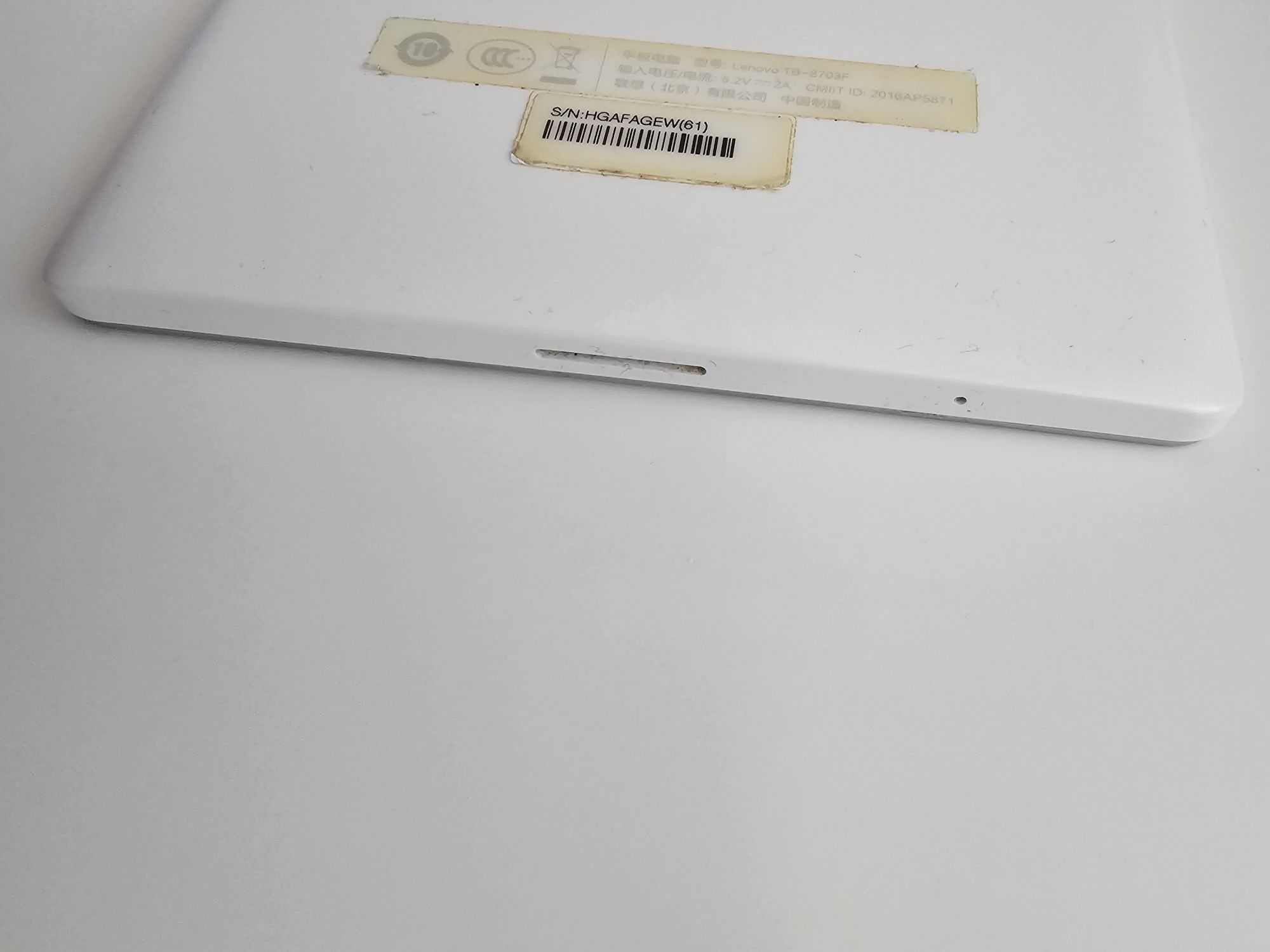 Таблет Lenovo Tab3 8 Plus 3GB/16GB+32GB micro card