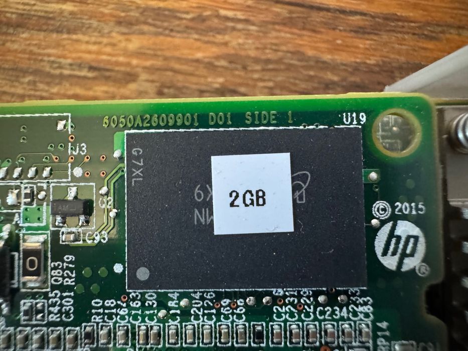 Controller RAID HP Smart Array P440 2GB FBWC + cablu SAS original