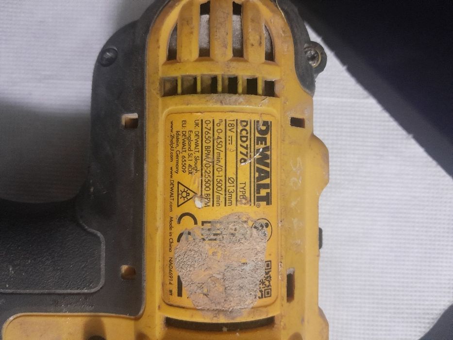 Dril cu percutie dewald