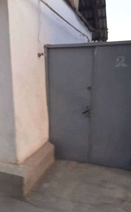 Срчно сдается домик из 2 комнат,1 сотка.Чоштепа.