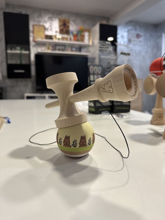 Vând Kendama Cereal UNO Mod v2 Rethink Shape (nu sweets, europe, krom)