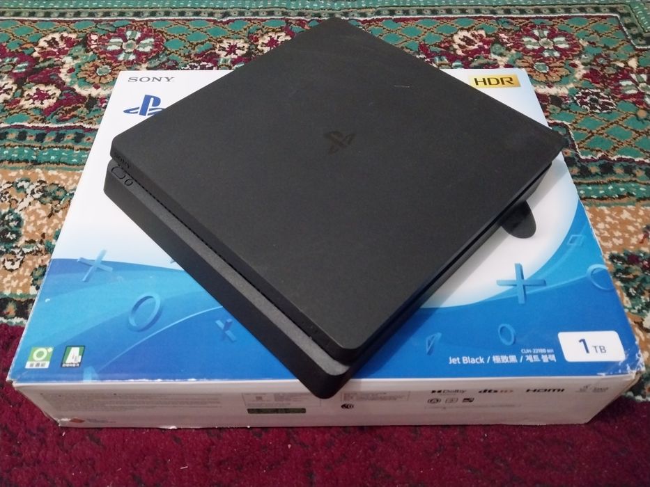 Продается новый ps4