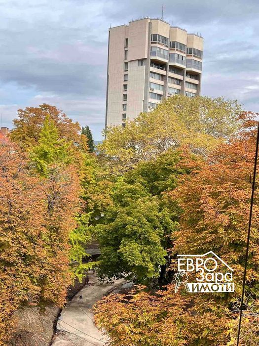 Масивен четиристаен апартамент в СУПЕР ЦЕНТЪР