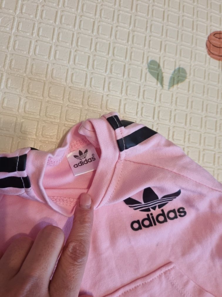Costumas Adidas fetita 6- 9 luni
