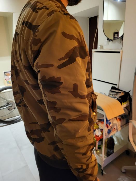 Geaca Pull&Bear kaki, army print, marimea M