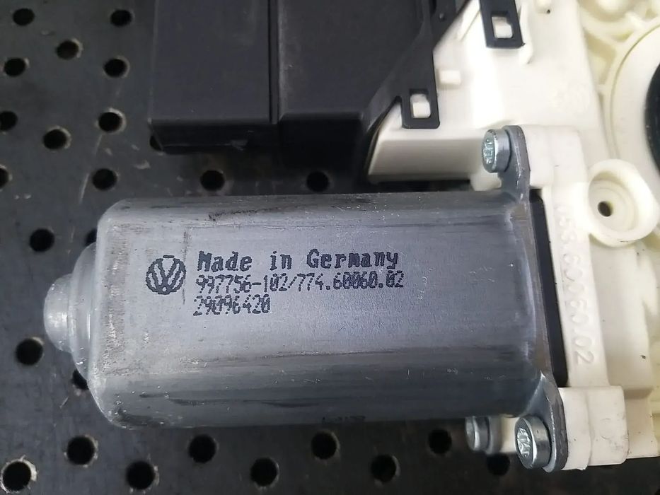 Motoras macara stanga spate vw golf 5 1k 997756102 1k0959708k