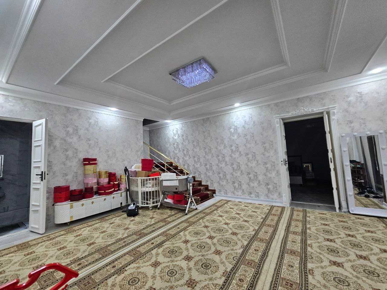 Сергели.Беруний махалляси.6 сотихда 5хонали  уй сотаман. Фасад 30м*20м
