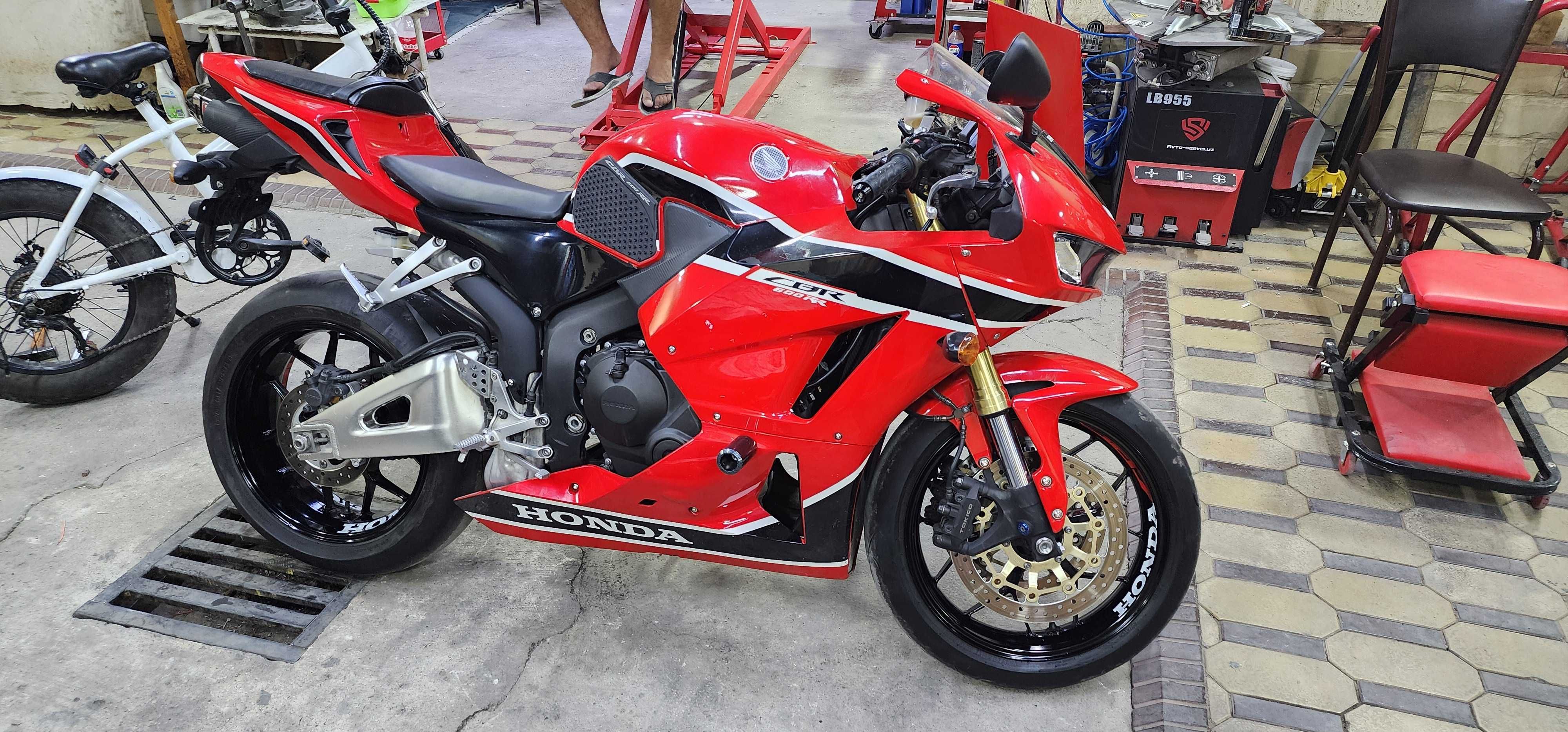 HONDA cbr 600 RR