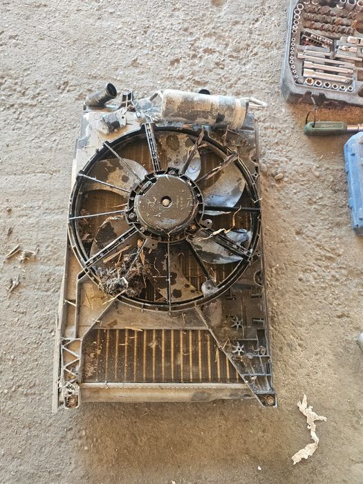 Radiator racire electroventilator dacia Logan 1.6 16v