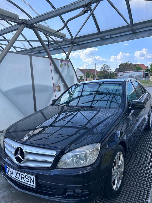 Vând mercedes C180