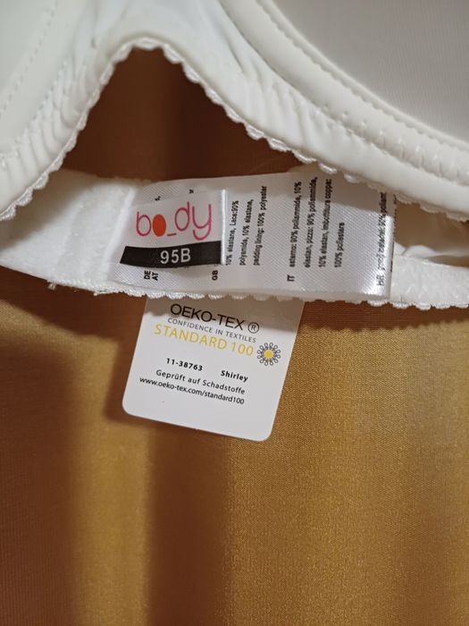 Sutiene noi 95 B,albe