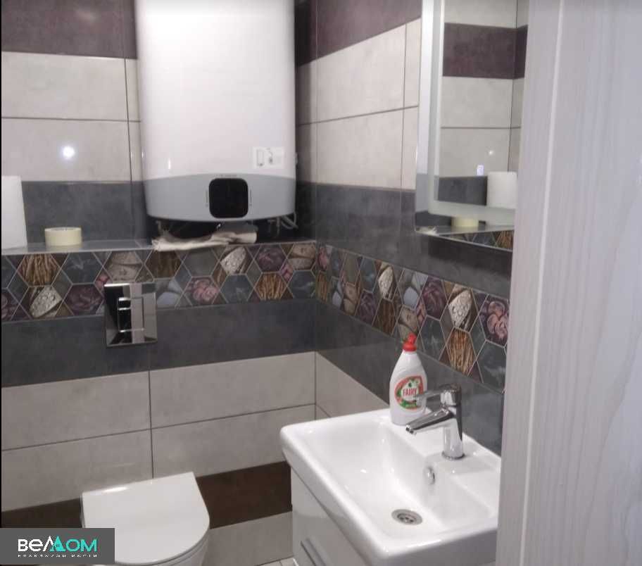 Дава се под наем Тристаен апартамент в Варна, Бриз - 96 кв.м за 1200 € - Снимка #12