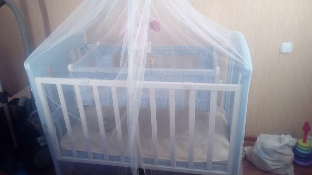 Детская кроватка