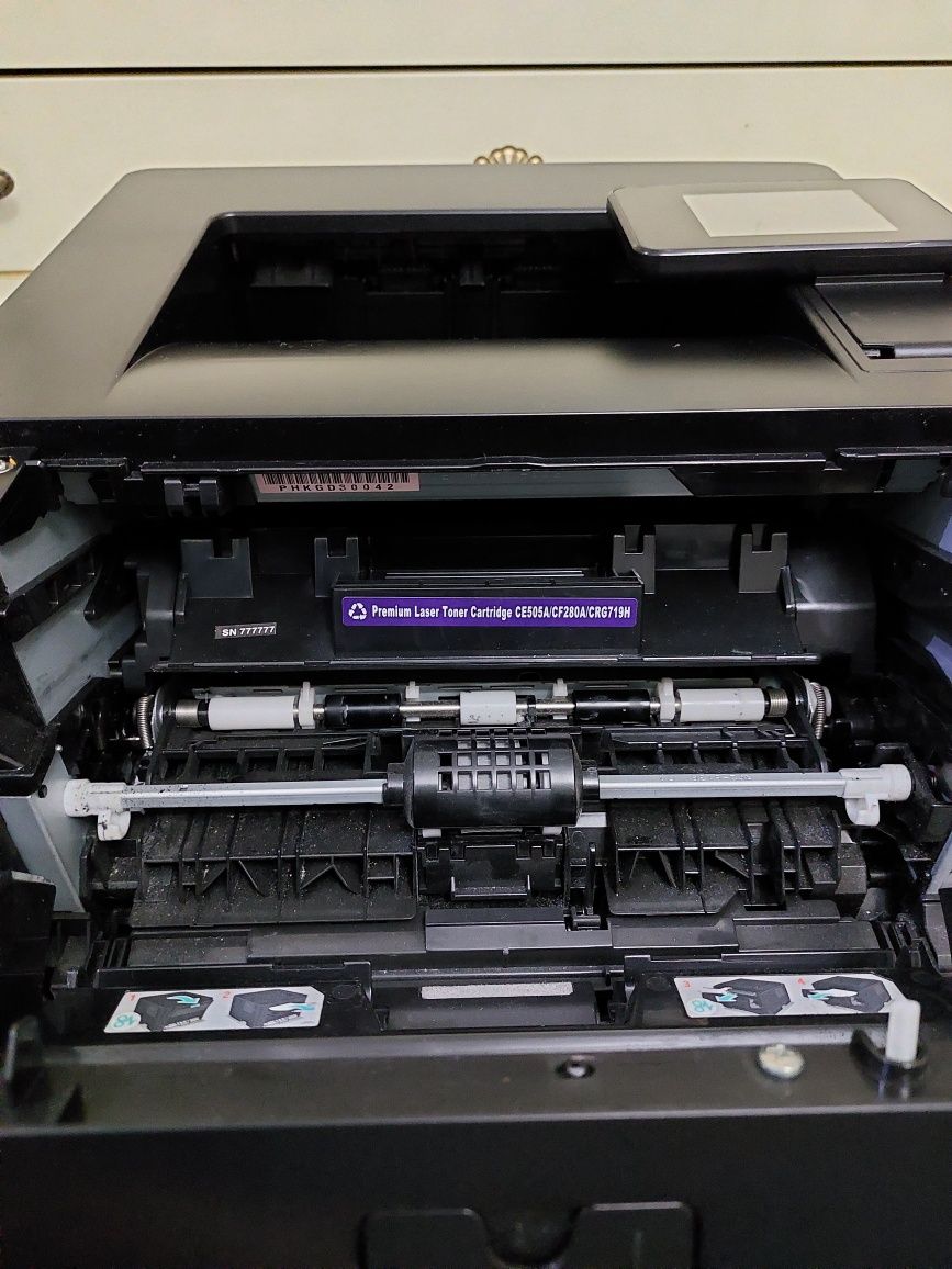 HP LaserJet Pro 400 (M401dn)
принтер