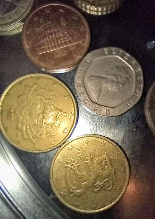 o moneda la alegere