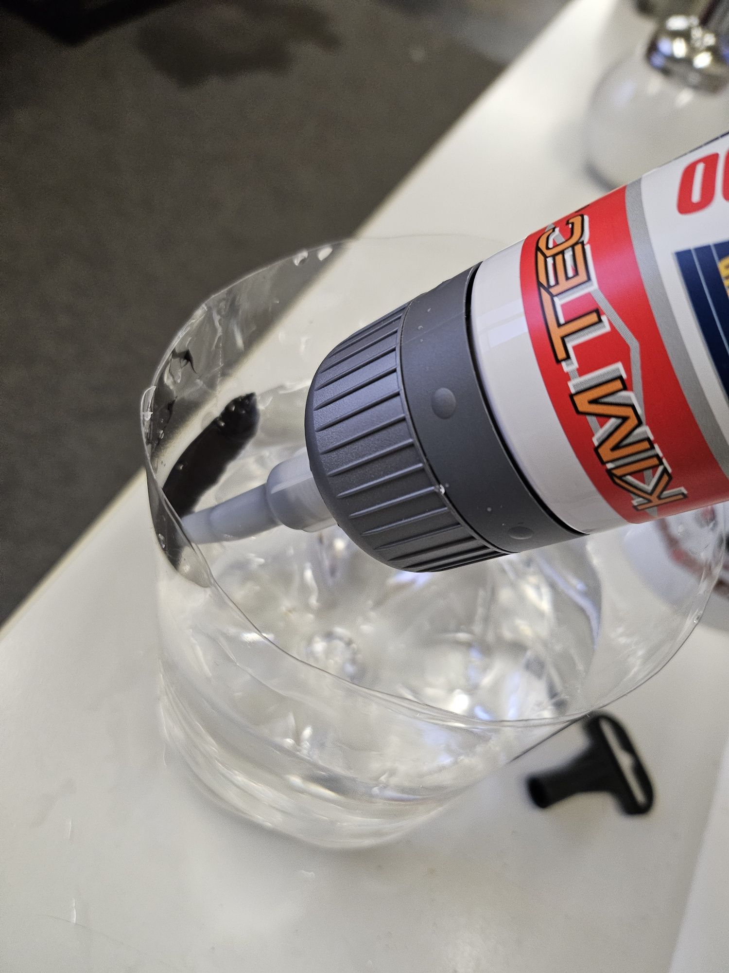 Silicon negru +300°C-200ml.Silicon motor cauciuc 100% fara miros.