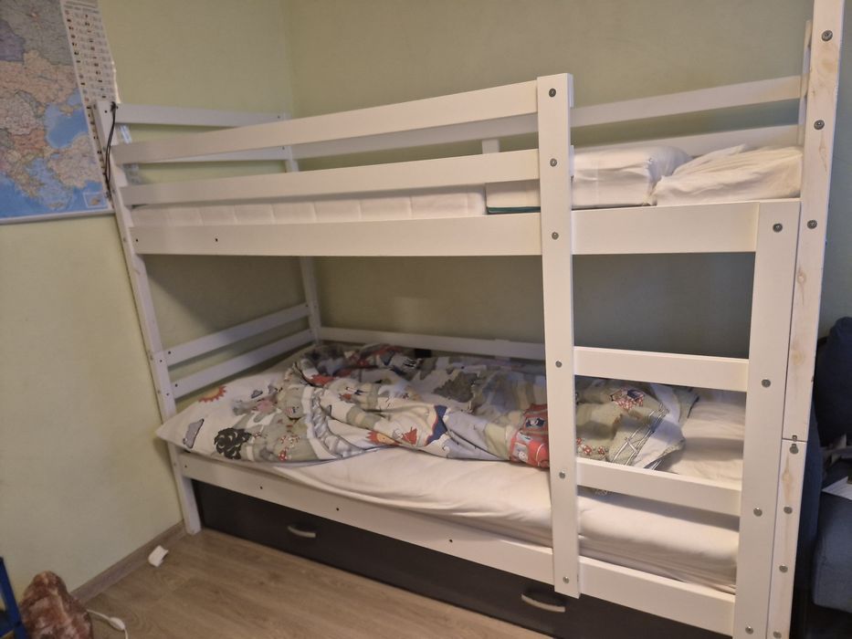 Детско двуетажно легло