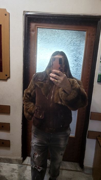 Дамско яке от еко кожа и джинси