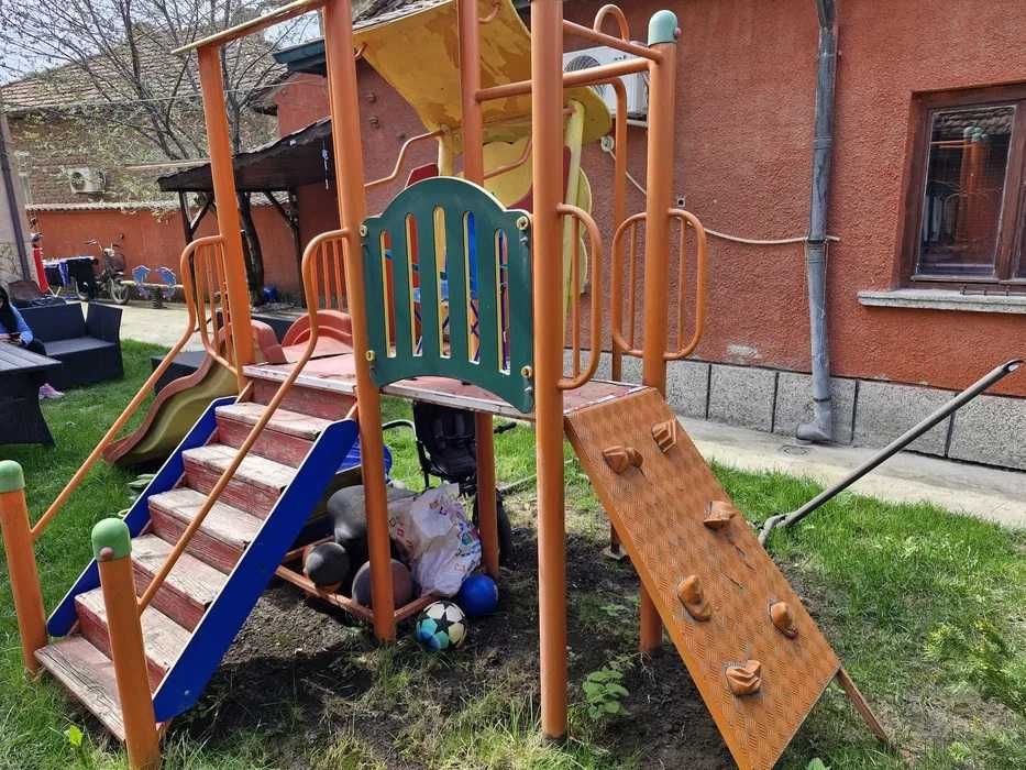 Детска площадка , катерушка , къща , пързалка , стена за катерене ,