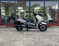 Scuter Yamaha X-Max 250 cm