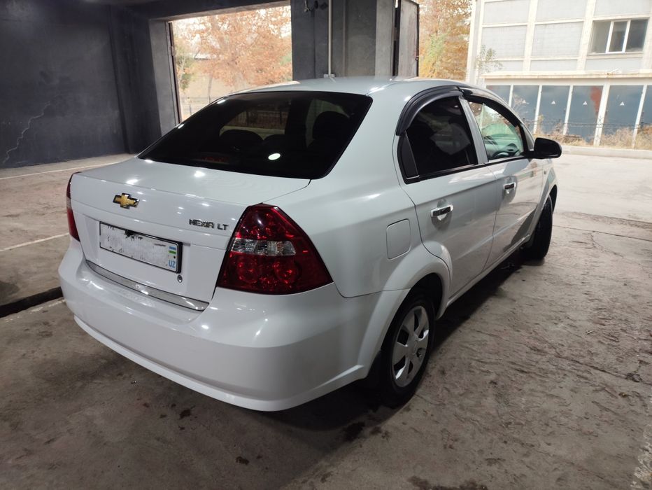 Neksiya 3 nexia 3 sotiladi