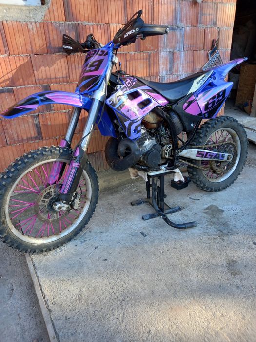 Gas gas 300cc 2t  motor enduro  6 viteze.   Pret 2200 euro sau schimb